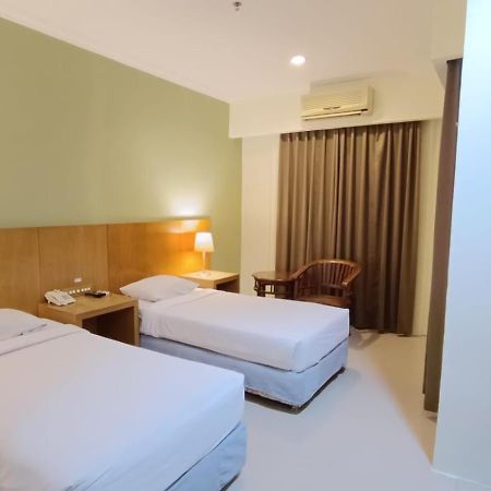 Hotel Wisata Палембанг Екстер'єр фото