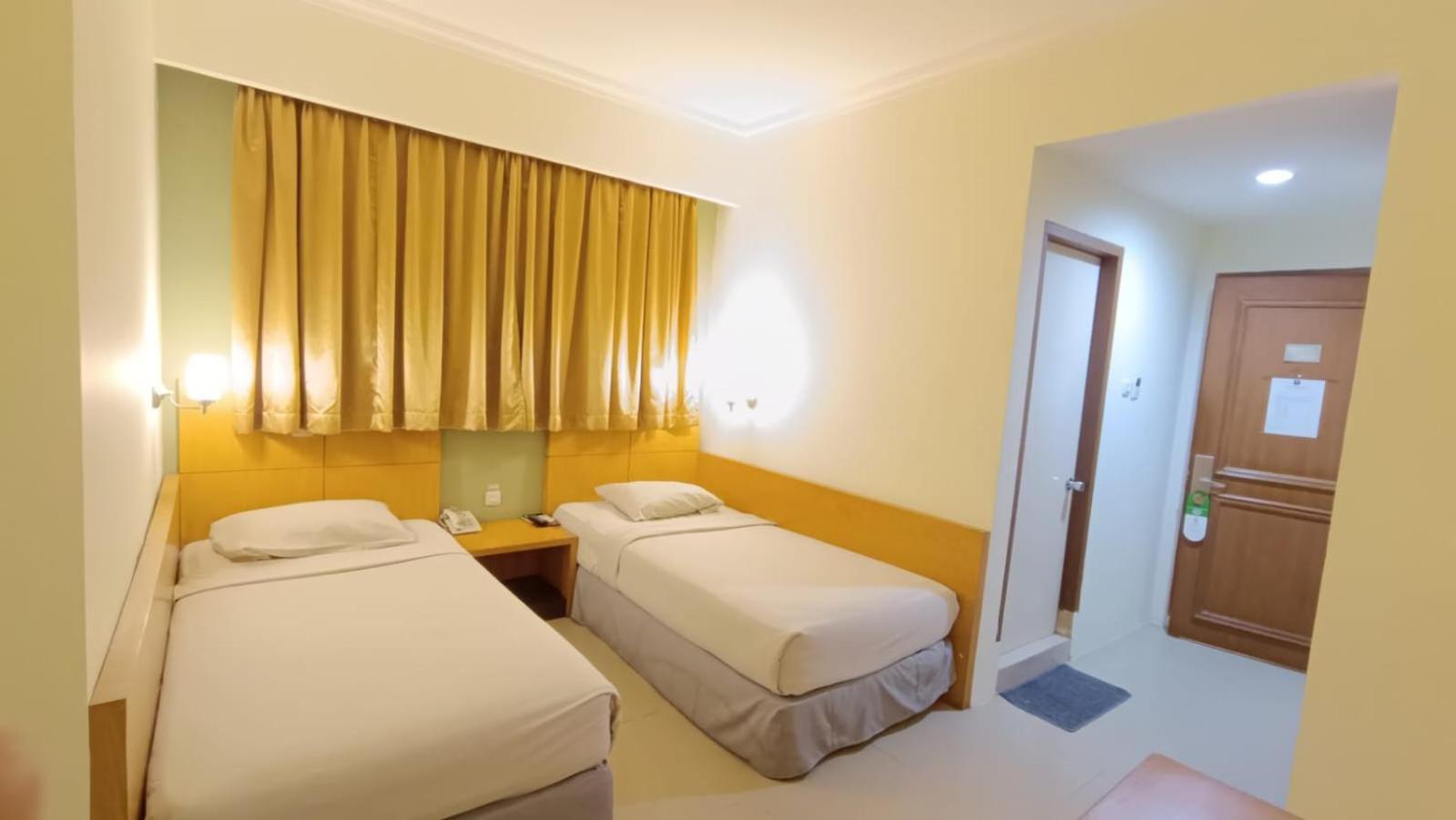 Hotel Wisata Палембанг Екстер'єр фото