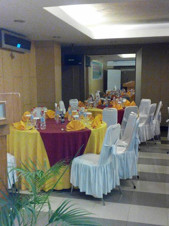 Hotel Wisata Палембанг Екстер'єр фото
